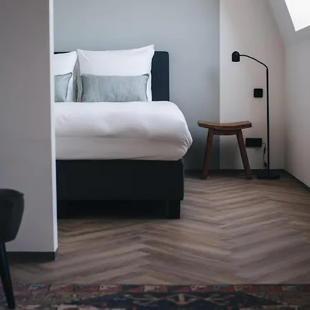 Dudok Studio's Arnhem-oosterbeek Apartment